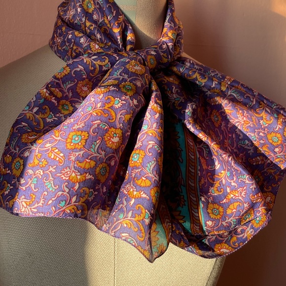 New Purple/blue flower print vintage handmade silk scarf. - Picture 2 of 8